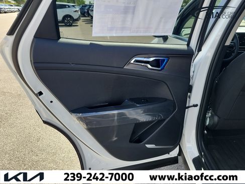 New 2026 Kia Sportage LX w/ LX Convenience Package FWD image 13