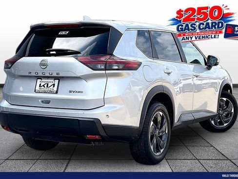 Used 2024 Nissan Rogue SV AWD/4WD image 13