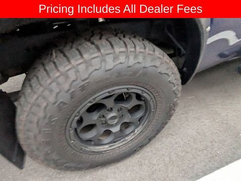 Used 2023 Nissan Frontier SV w/ Technology Package AWD/4WD image 7
