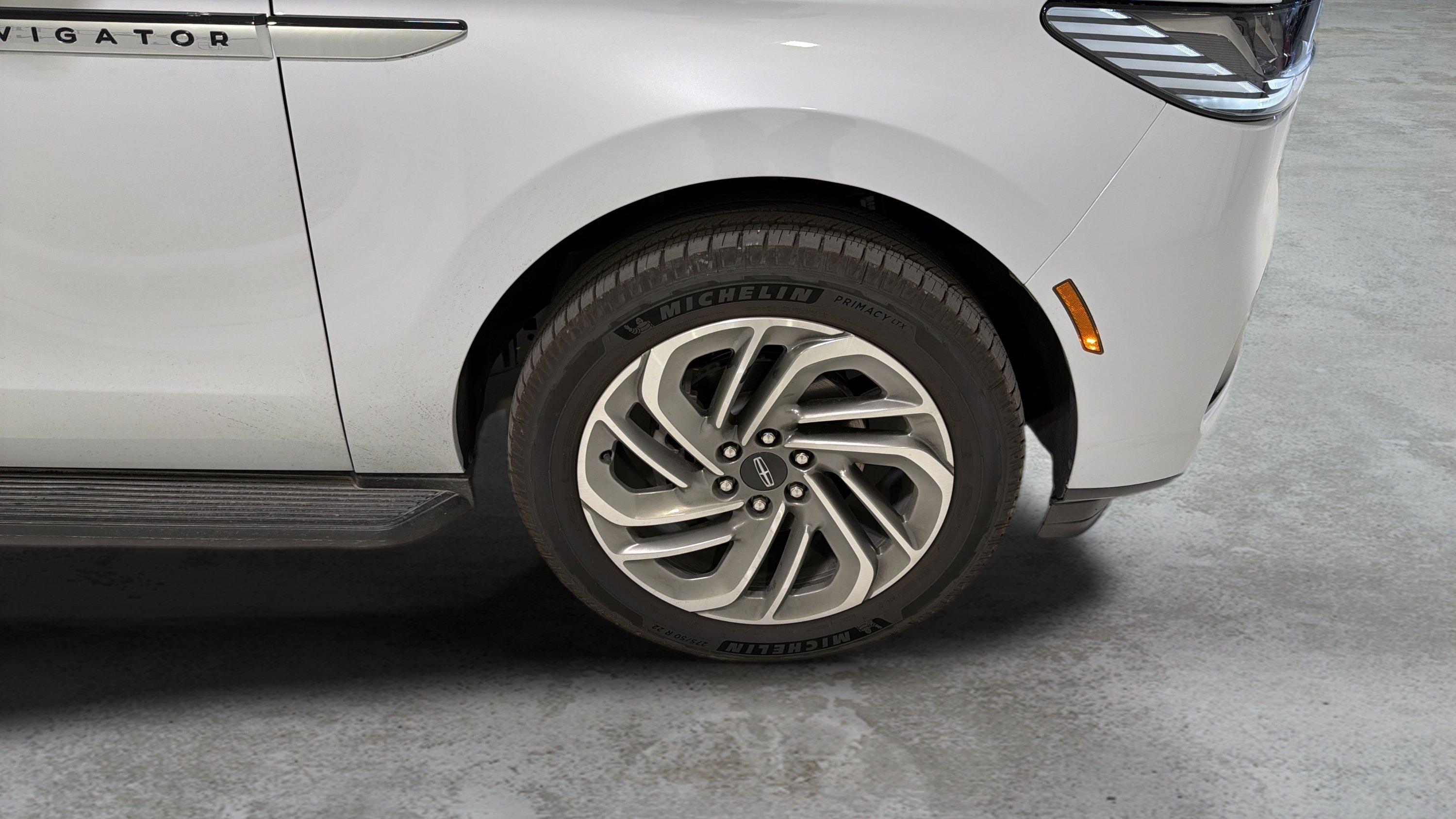 Used 2026 Lincoln Navigator Premiere AWD/4WD image 29