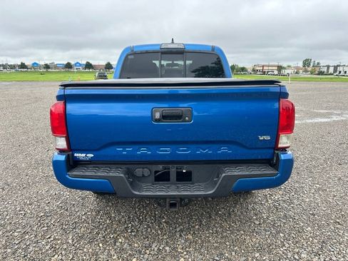 Used 2016 Toyota Tacoma TRD Sport w/ Towing Package AWD/4WD image 9