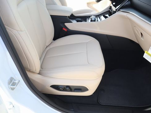 New 2025 Jeep Grand Cherokee Limited image 14