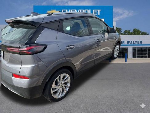 Used 2023 Chevrolet Bolt EUV LT w/ Comfort Package image 6