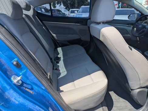 Used 2017 Hyundai Elantra SE FWD image 28