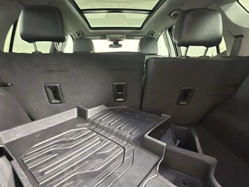 Used 2024 GMC Terrain SLT w/ Elevation Edition FWD image 32