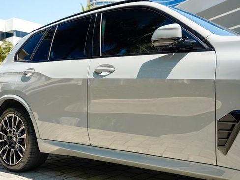 Used 2024 BMW X5 sDrive40i w/ M Sport Package RWD image 37