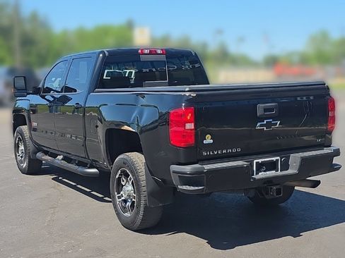 Used 2018 Chevrolet Silverado 2500 LTZ w/ Midnight Edition AWD/4WD image 5