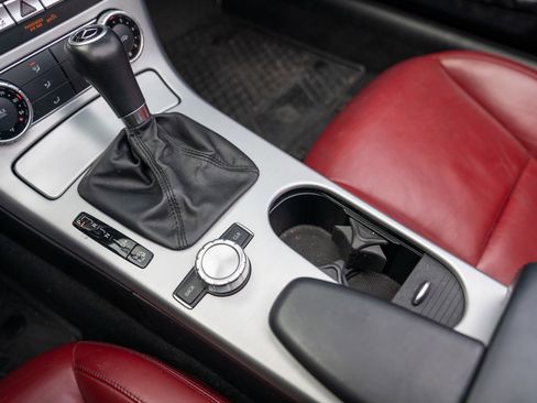 Used 2015 Mercedes-Benz SLK 250 image 22