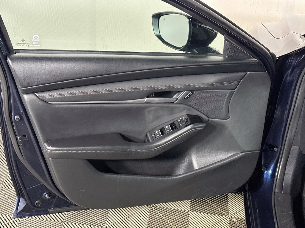 Used 2024 MAZDA MAZDA3 s FWD image 10