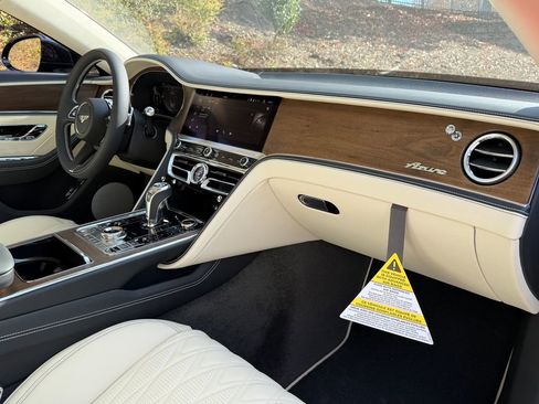 New 2026 Bentley Flying Spur Azure image 2