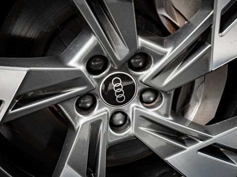 Used 2021 Audi e-tron Premium w/ Convenience Plus Package image 8