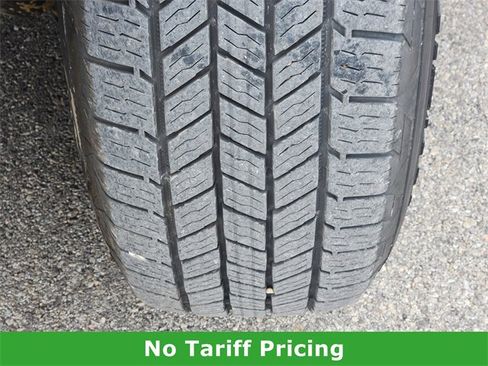 Used 2018 Nissan Titan SV w/ SV Convenience Package image 9