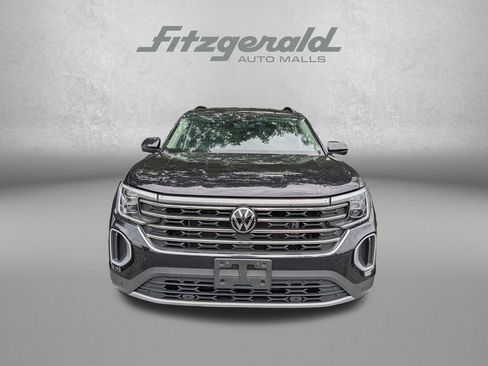 Used 2024 Volkswagen Atlas SE AWD/4WD image 2