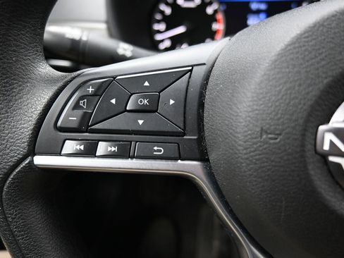 Used 2025 Nissan Altima 2.5 SV image 13