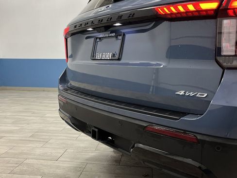 Used 2025 Ford Explorer ST-Line w/ Premium Package image 40