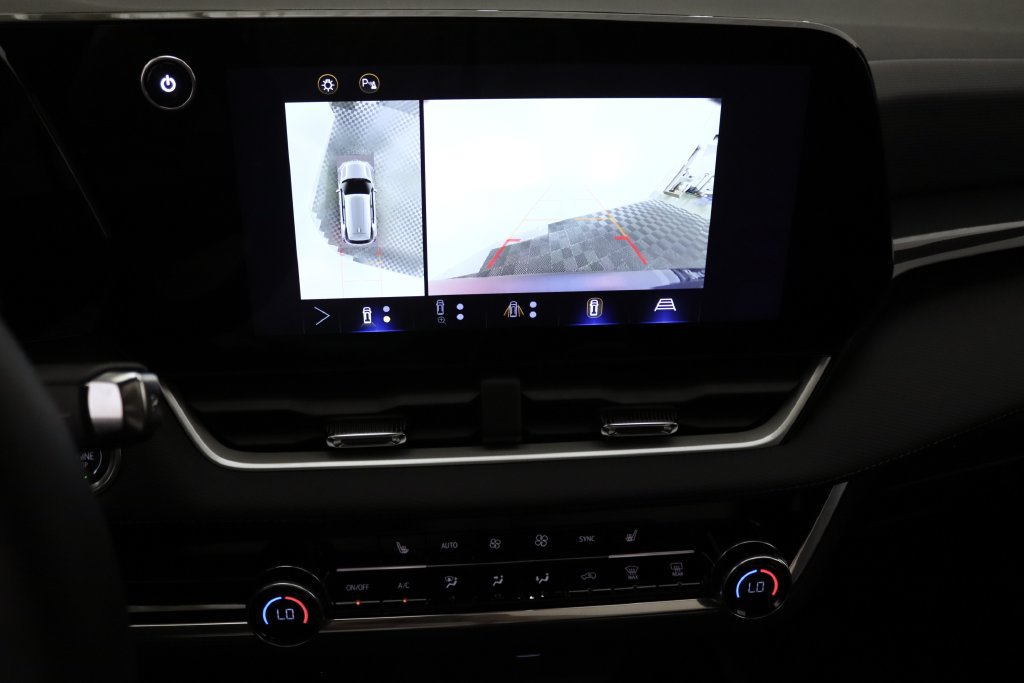Used 2025 Chevrolet Equinox LT w/ Convenience Package II FWD image 27