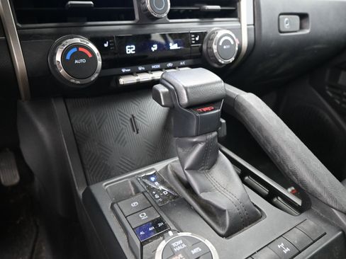 Certified 2024 Toyota Tacoma TRD Off-Road image 30