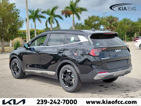 New 2026 Kia Sportage EX FWD image 4
