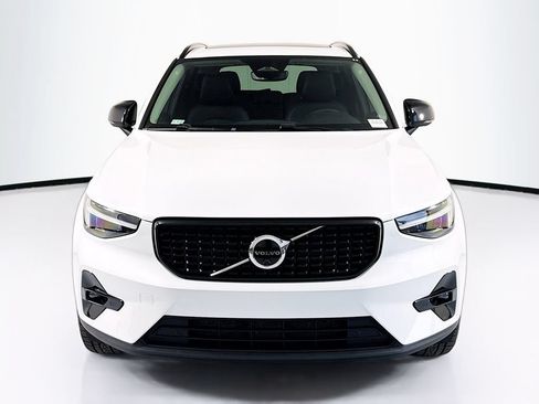 Used 2023 Volvo XC40 B5 Ultimate AWD/4WD image 2
