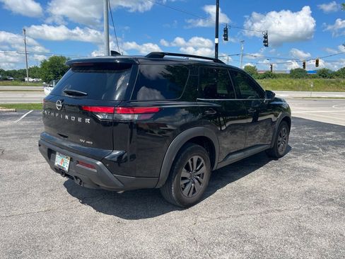Used 2023 Nissan Pathfinder SV w/ SV Premium Package AWD/4WD image 3