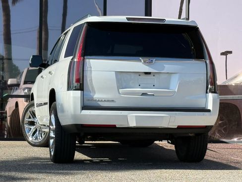 Used 2018 Cadillac Escalade Premium Luxury image 8