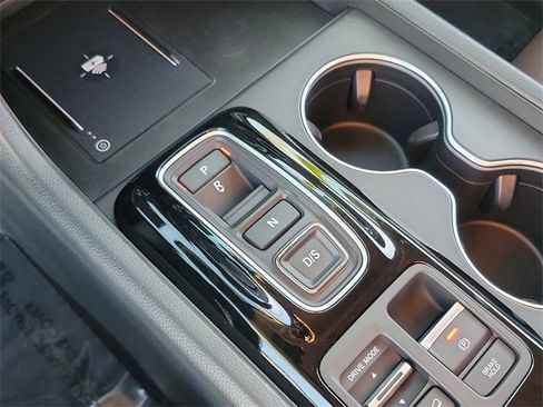 Certified 2025 Honda Pilot Elite image 32