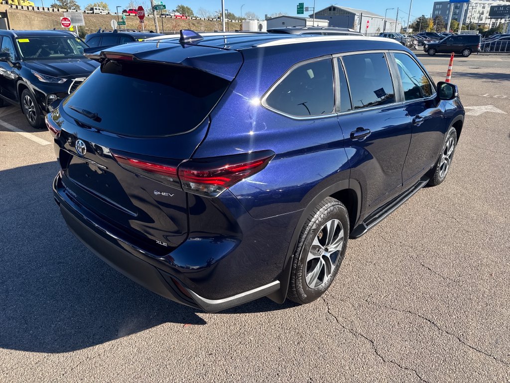 Used 2026 Toyota Highlander XLE AWD/4WD image 9