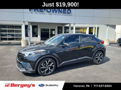 Used 2019 Toyota C-HR XLE FWD image 1