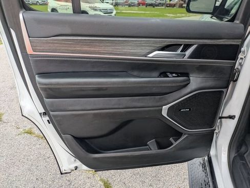 Used 2024 Jeep Wagoneer Series II w/ Flexible Seating Group RWD image 26