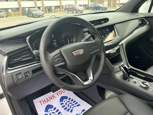 Certified 2024 Cadillac XT6 Luxury w/ LPO, Floor Liner Package AWD/4WD image 19