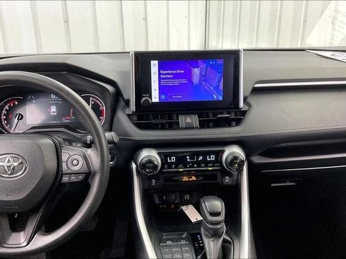Used 2024 Toyota RAV4 XLE AWD/4WD image 6