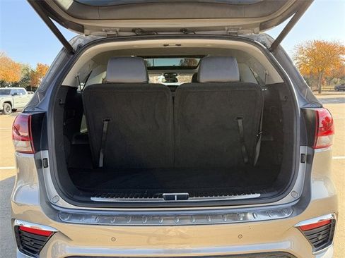 Used 2019 Kia Sorento SX image 33