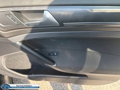 Used 2018 Volkswagen GTI SE FWD image 36