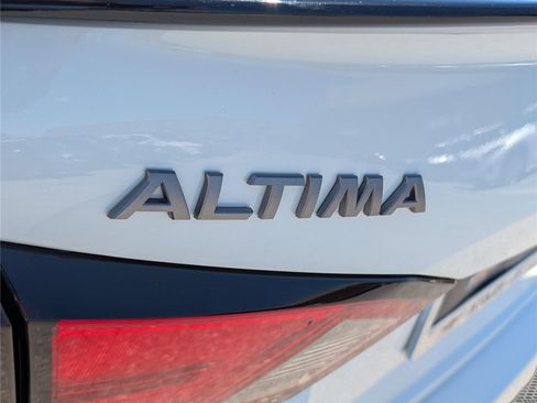 Used 2023 Nissan Altima 2.5 SL AWD/4WD image 9