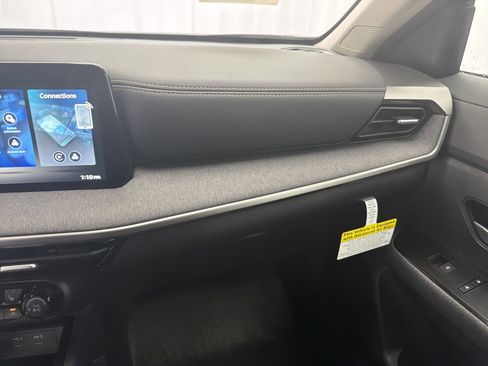 New 2026 Nissan Kicks SV image 13