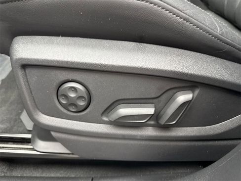 Certified 2025 Audi Q5 2.0T Premium Plus w/ Premium Plus Package image 12