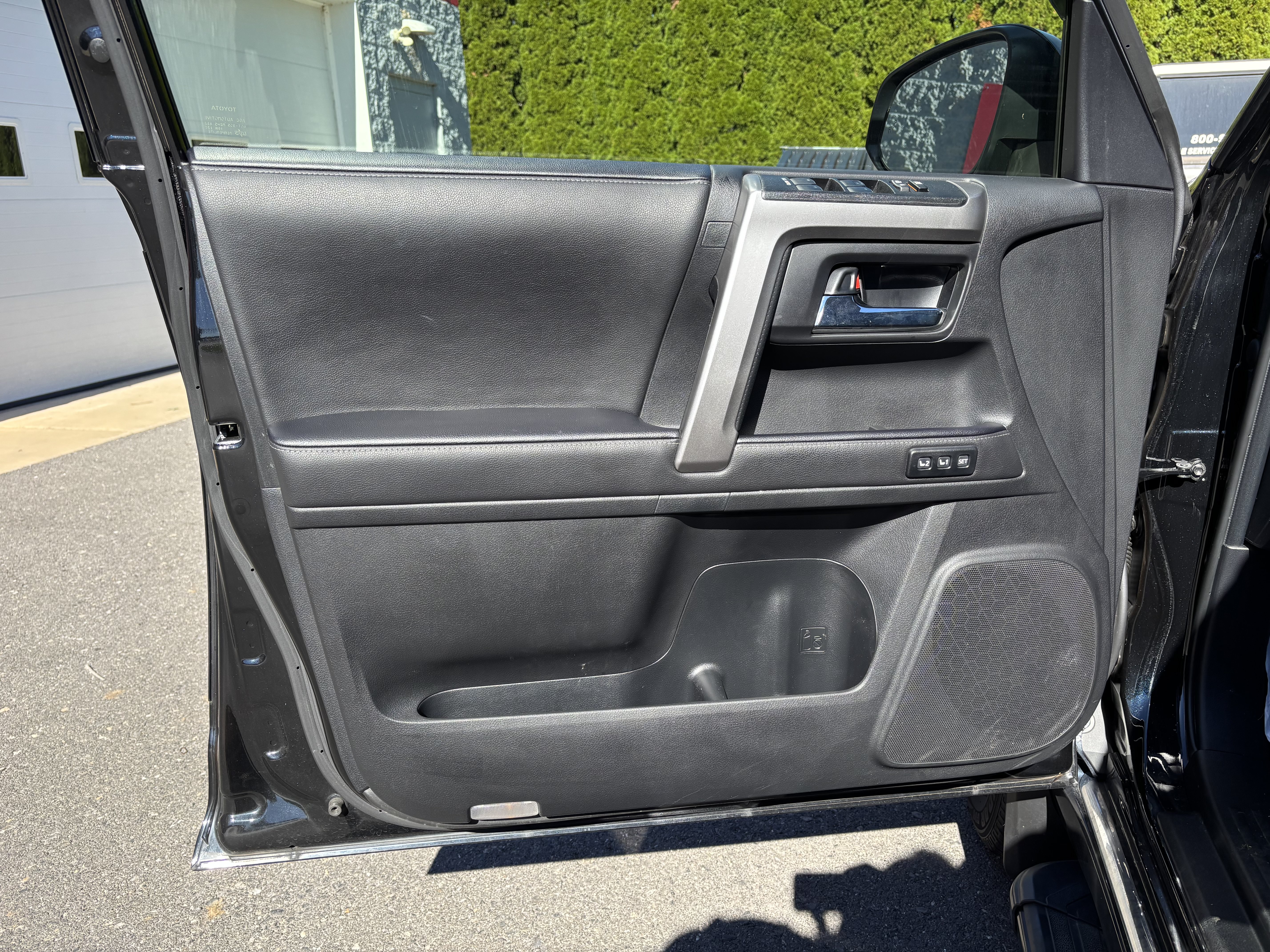 Used 2023 Toyota 4Runner Limited AWD/4WD image 16