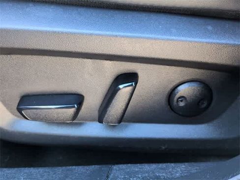 Used 2024 Mitsubishi Outlander SE image 18