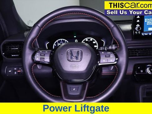 Used 2025 Honda Pilot TrailSport image 17