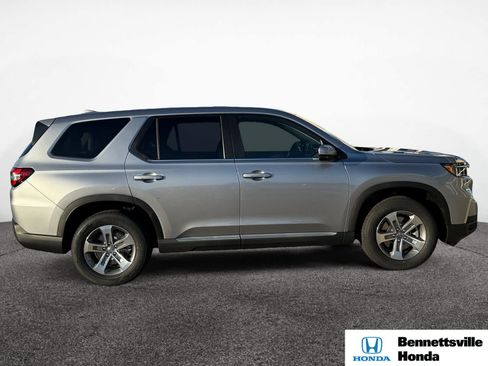 Used 2025 Honda Pilot EX-L image 6