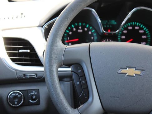 Used 2015 Chevrolet Traverse LS image 23