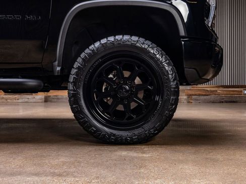 Used 2024 Chevrolet Silverado 2500 LTZ w/ LTZ Plus Package AWD/4WD image 12