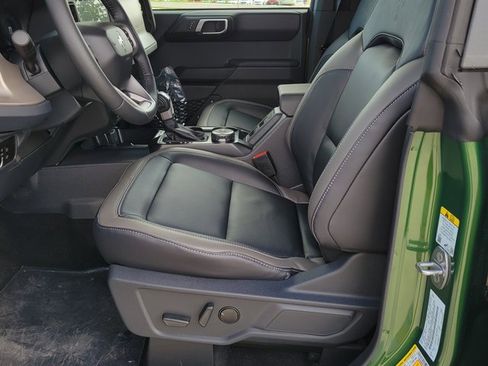 New 2025 Ford Bronco Outer Banks image 6