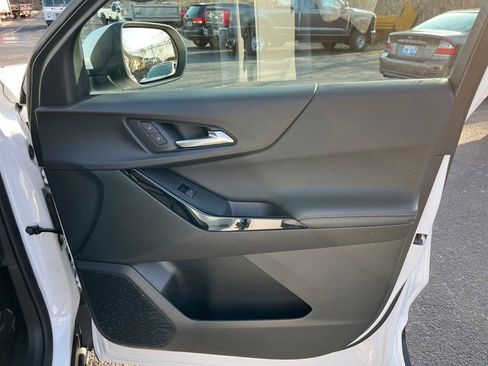 Used 2025 Chevrolet Equinox LT image 22