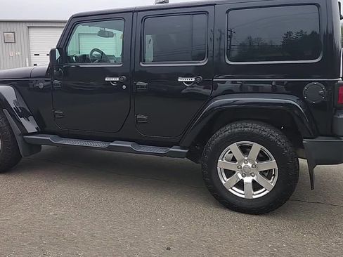 Used 2016 Jeep Wrangler Unlimited Sahara w/ Connectivity Group image 4