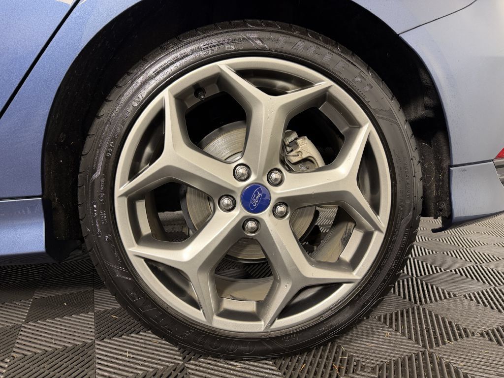 Used 2018 Ford Focus ST FWD image 51