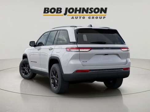 New 2025 Jeep Grand Cherokee Altitude image 3