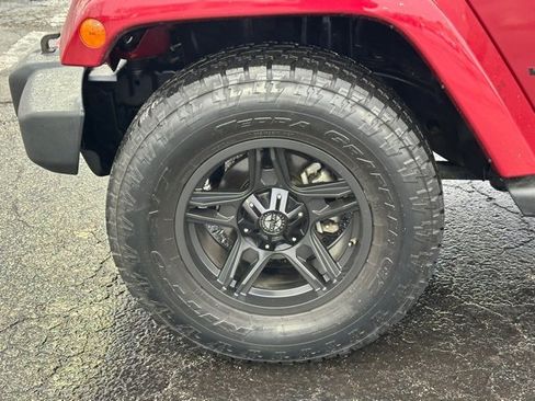 Used 2012 Jeep Wrangler Altitude image 11