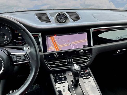 Used 2023 Porsche Macan AWD/4WD image 9