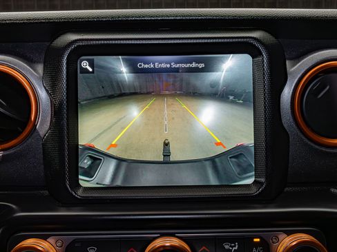 Used 2021 Jeep Gladiator Mojave AWD/4WD image 18